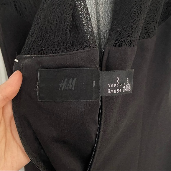 Lace V-Line Bodycon Dress - Picture 3 of 4